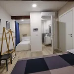Della Accademia Apartamento *
