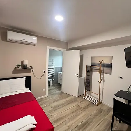 Della Accademia * 摩德纳