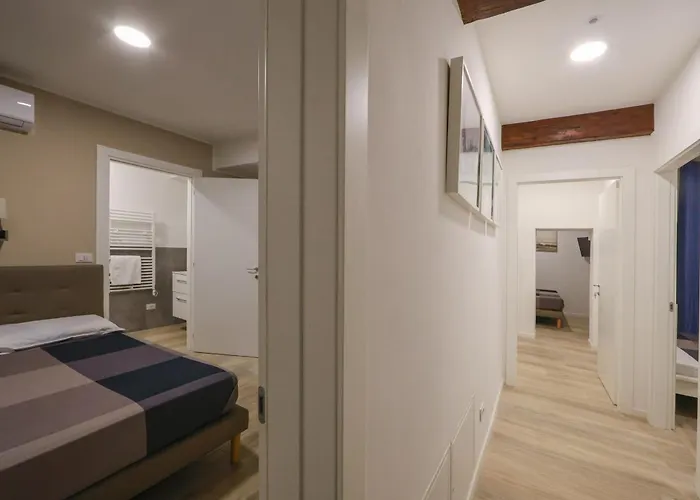 Della Accademia * 摩德纳