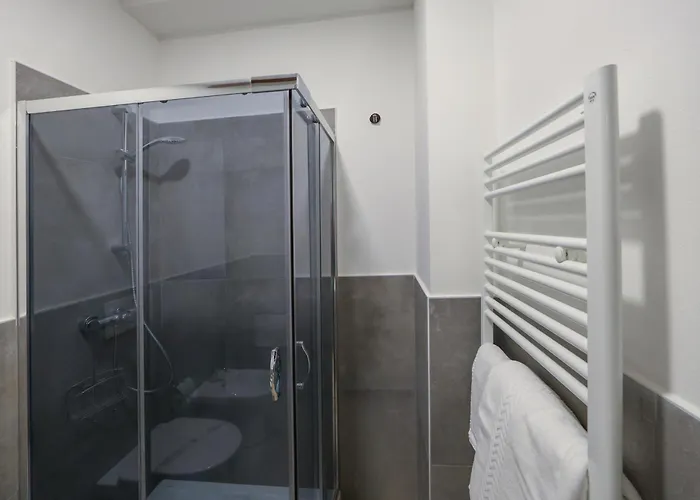 Della Accademia * 摩德纳