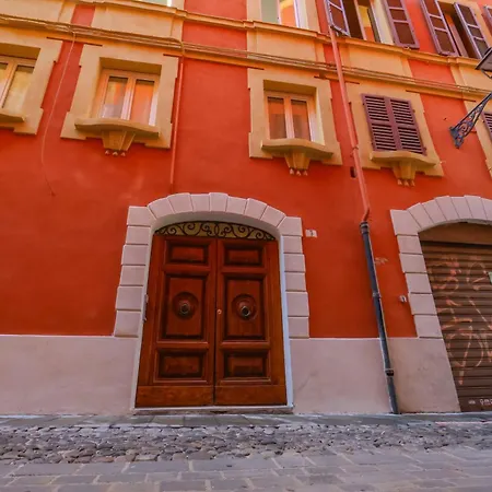 Della Accademia 摩德纳