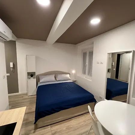 Della Accademia 아파트