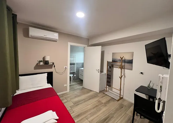 Della Accademia * Modena